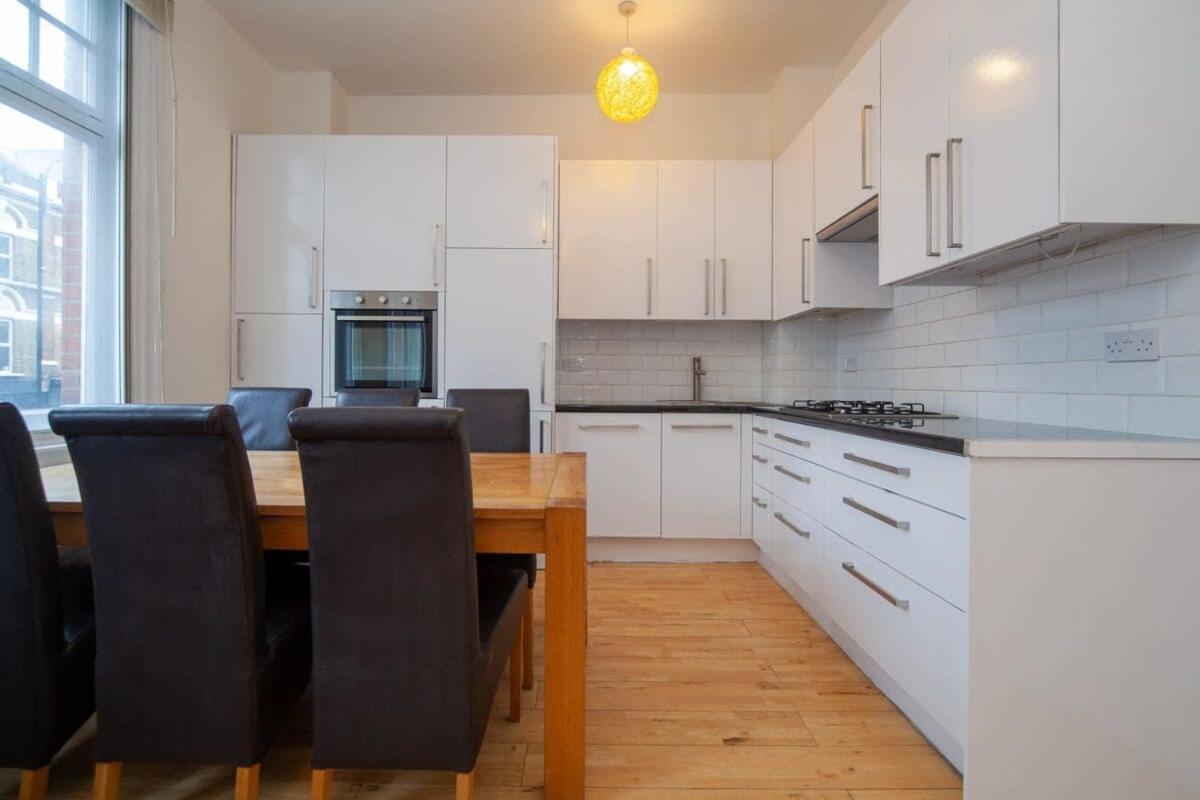Lovely 2 Bedroom Apartment In Tooting لندن المظهر الخارجي الصورة