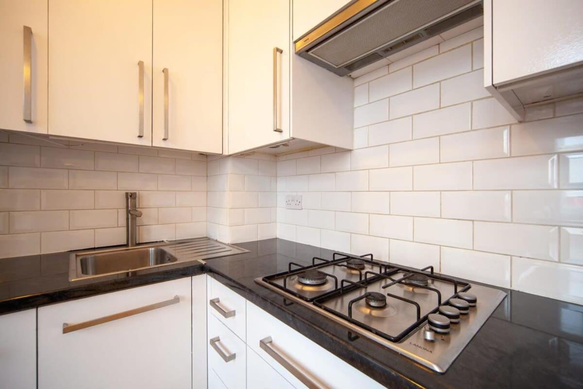Lovely 2 Bedroom Apartment In Tooting لندن المظهر الخارجي الصورة